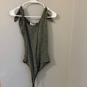 Sadie & Sage Gray Tie-Shoulder Bodysuit